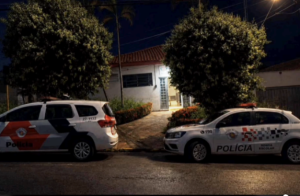Mulher foge nua pelas ruas após escapar de uma tentativa de estupro!