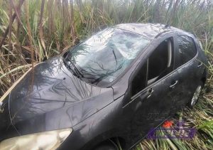 Médica cubana fica ferida após carro capotar na vicinal que liga Matão/Motuca