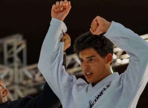 5df5e990-32ca-4f5f-8737-ff9f0d515c4f-1